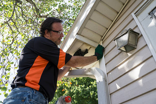 Siding Removal and Disposal in Bar Nunn, WY